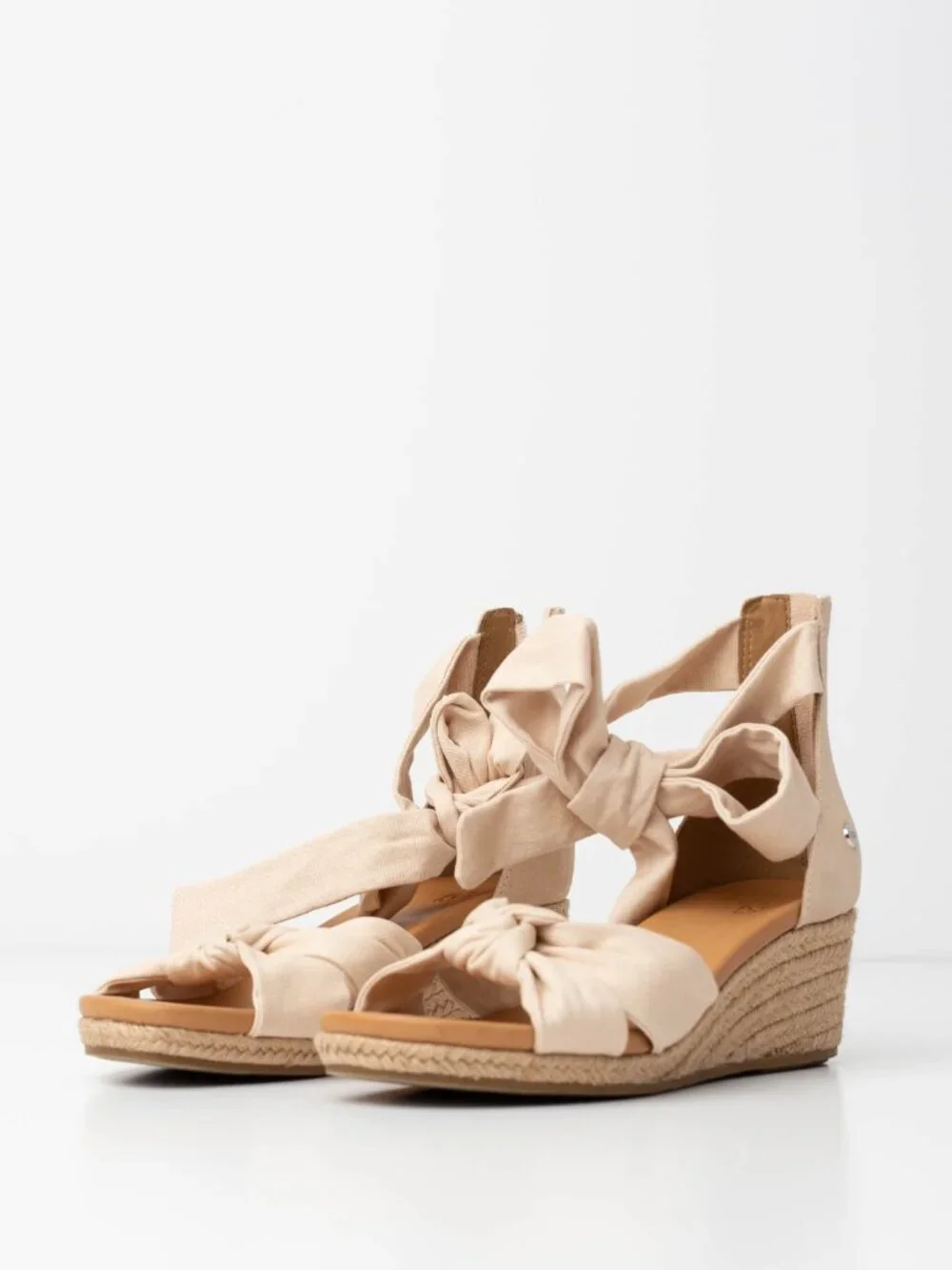 UGG Women's Yarrow Espadrille Wedge Sandals Size 8